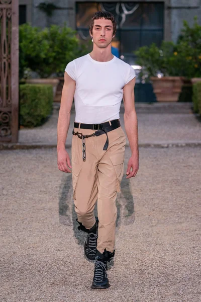 Look 7